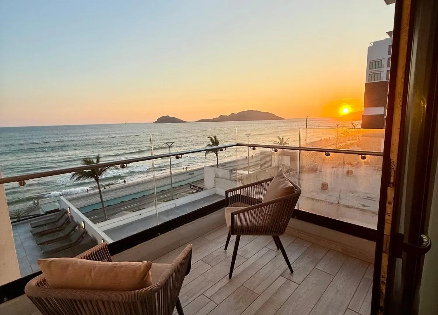 Altomare Panoramic-- Frente Al Mar Y Parque Central --Excelente Vista Mazatlan Mexico